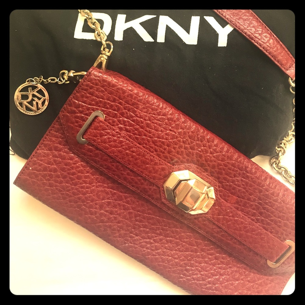 ~DKNY fashion purse~